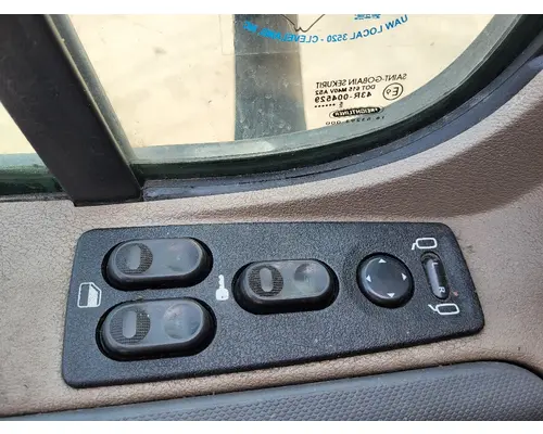 FREIGHTLINER CASCADIA 113-125 DOOR ASSEMBLY, FRONT