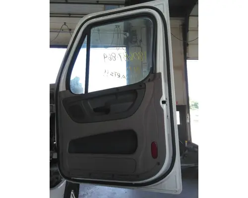 FREIGHTLINER CASCADIA 113-125 DOOR ASSEMBLY, FRONT