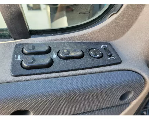 FREIGHTLINER CASCADIA 113-125 DOOR ASSEMBLY, FRONT