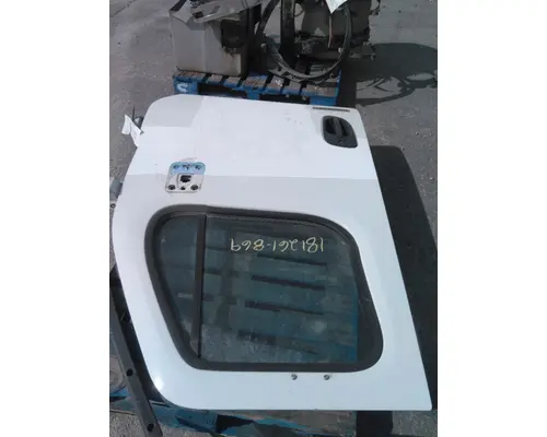 FREIGHTLINER CASCADIA 113-125 DOOR ASSEMBLY, FRONT