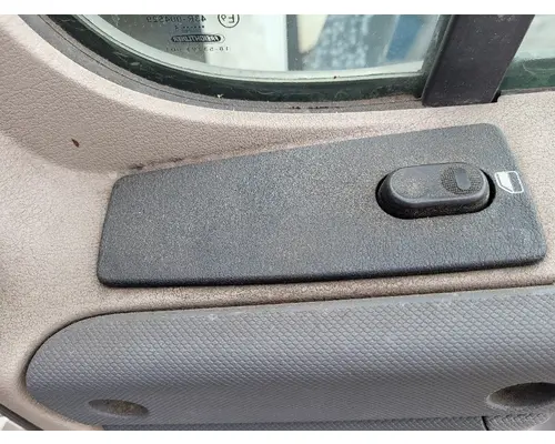 FREIGHTLINER CASCADIA 113-125 DOOR ASSEMBLY, FRONT