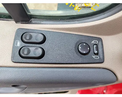 FREIGHTLINER CASCADIA 113-125 DOOR ASSEMBLY, FRONT