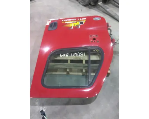 FREIGHTLINER CASCADIA 113-125 DOOR ASSEMBLY, FRONT