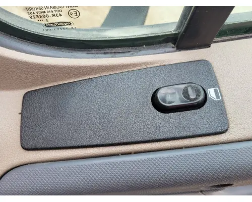 FREIGHTLINER CASCADIA 113-125 DOOR ASSEMBLY, FRONT