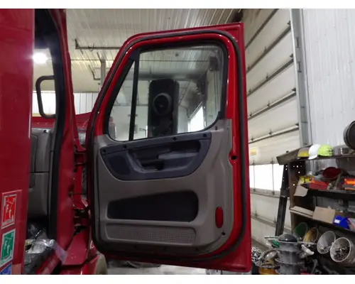 FREIGHTLINER CASCADIA 113-125 DOOR ASSEMBLY, FRONT