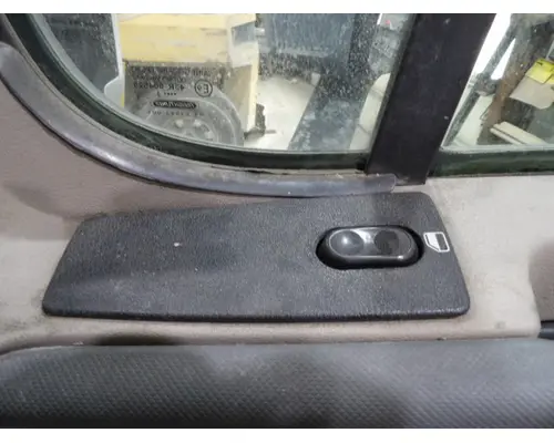 FREIGHTLINER CASCADIA 113-125 DOOR ASSEMBLY, FRONT