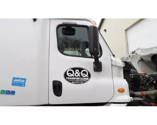 FREIGHTLINER CASCADIA 113-125 DOOR ASSEMBLY, FRONT