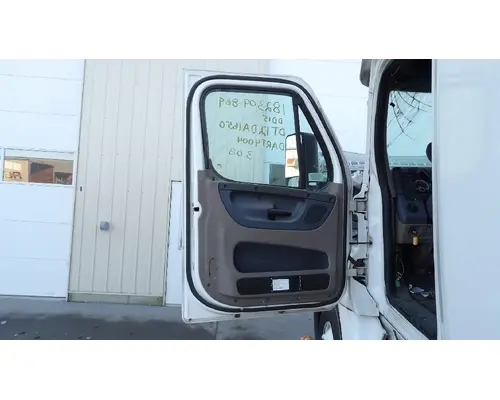 FREIGHTLINER CASCADIA 113-125 DOOR ASSEMBLY, FRONT