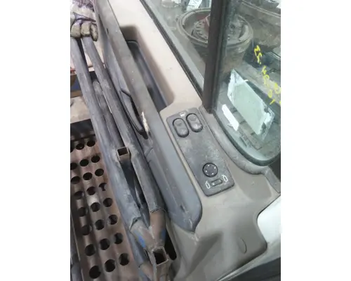 FREIGHTLINER CASCADIA 113-125 DOOR ASSEMBLY, FRONT