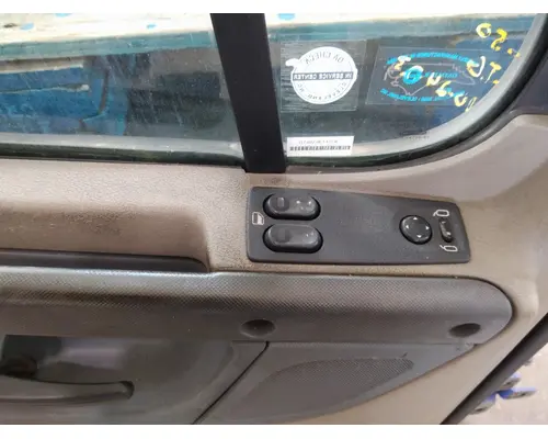 FREIGHTLINER CASCADIA 113-125 DOOR ASSEMBLY, FRONT