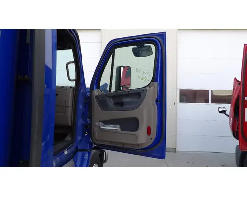 FREIGHTLINER CASCADIA 113-125 DOOR ASSEMBLY, FRONT
