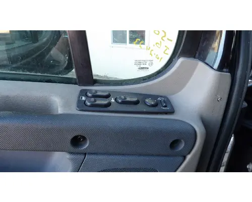 FREIGHTLINER CASCADIA 113-125 DOOR ASSEMBLY, FRONT