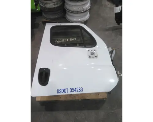 FREIGHTLINER CASCADIA 113-125 DOOR ASSEMBLY, FRONT