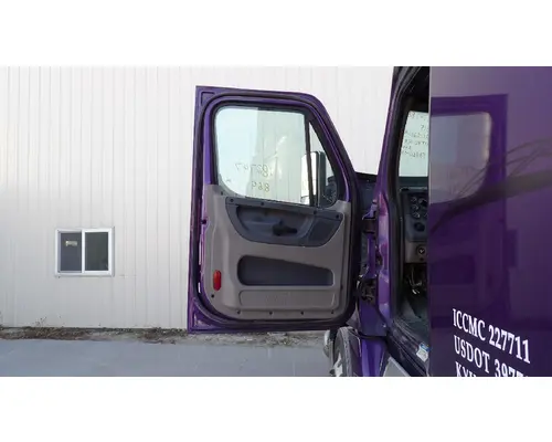 FREIGHTLINER CASCADIA 113-125 DOOR ASSEMBLY, FRONT