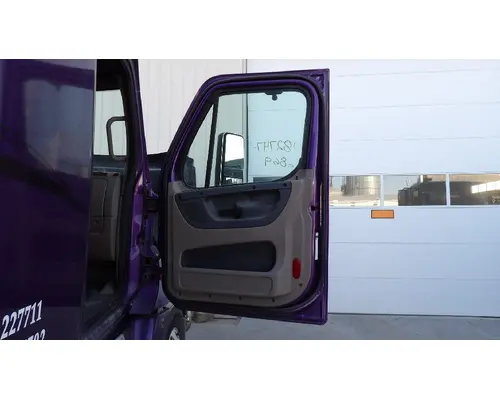 FREIGHTLINER CASCADIA 113-125 DOOR ASSEMBLY, FRONT