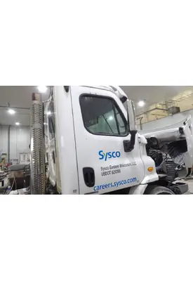 FREIGHTLINER CASCADIA 113-125 DOOR ASSEMBLY, FRONT