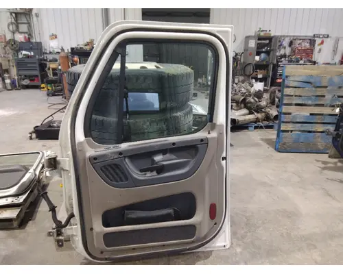 FREIGHTLINER CASCADIA 113-125 DOOR ASSEMBLY, FRONT