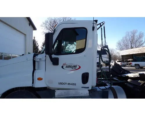 FREIGHTLINER CASCADIA 113-125 DOOR ASSEMBLY, FRONT
