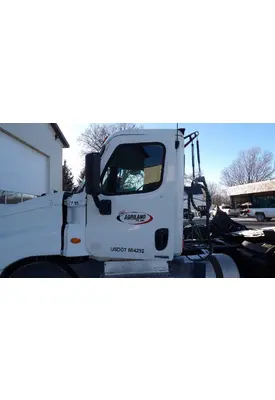 FREIGHTLINER CASCADIA 113-125 DOOR ASSEMBLY, FRONT