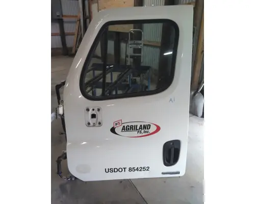 FREIGHTLINER CASCADIA 113-125 DOOR ASSEMBLY, FRONT