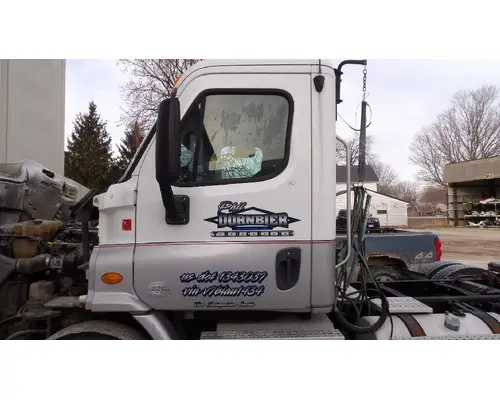 FREIGHTLINER CASCADIA 113-125 DOOR ASSEMBLY, FRONT