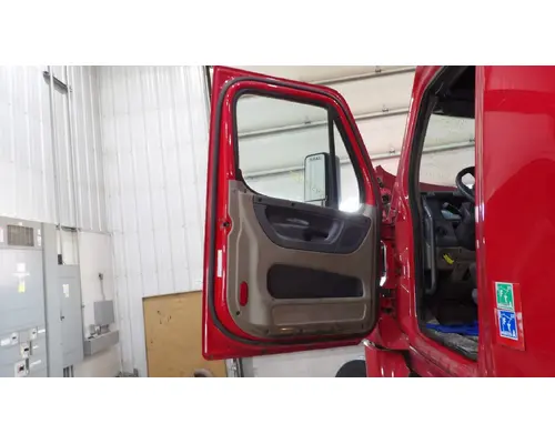 FREIGHTLINER CASCADIA 113-125 DOOR ASSEMBLY, FRONT