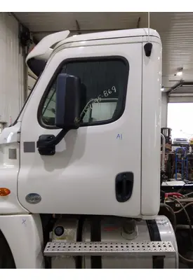 FREIGHTLINER CASCADIA 113-125 DOOR ASSEMBLY, FRONT