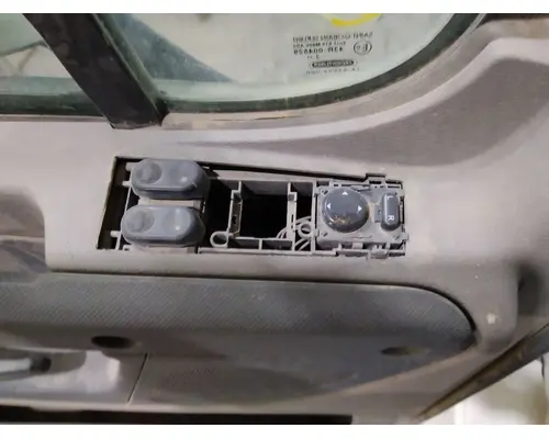 FREIGHTLINER CASCADIA 113-125 DOOR ASSEMBLY, FRONT