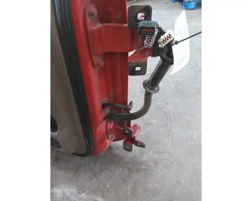 FREIGHTLINER CASCADIA 113-125 DOOR ASSEMBLY, FRONT