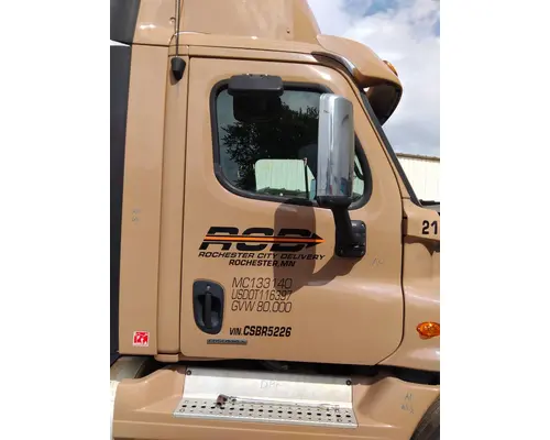 FREIGHTLINER CASCADIA 113-125 DOOR ASSEMBLY, FRONT