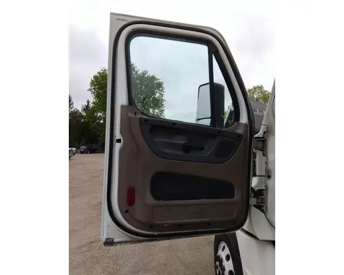FREIGHTLINER CASCADIA 113-125 DOOR ASSEMBLY, FRONT