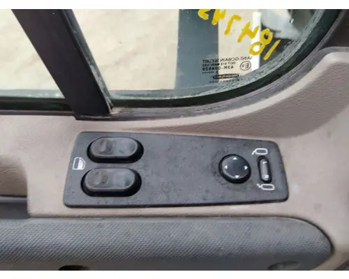 FREIGHTLINER CASCADIA 113-125 DOOR ASSEMBLY, FRONT