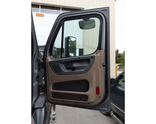 FREIGHTLINER CASCADIA 113-125 DOOR ASSEMBLY, FRONT