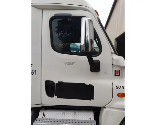 FREIGHTLINER CASCADIA 113-125 DOOR ASSEMBLY, FRONT