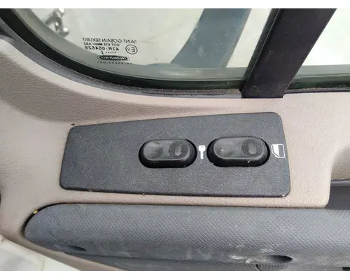 FREIGHTLINER CASCADIA 113-125 DOOR ASSEMBLY, FRONT