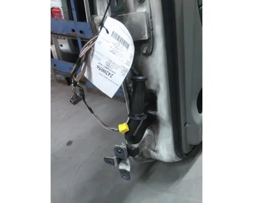 FREIGHTLINER CASCADIA 113-125 DOOR ASSEMBLY, FRONT