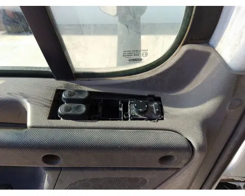 FREIGHTLINER CASCADIA 113-125 DOOR ASSEMBLY, FRONT