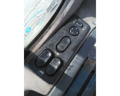 FREIGHTLINER CASCADIA 113-125 DOOR ASSEMBLY, FRONT