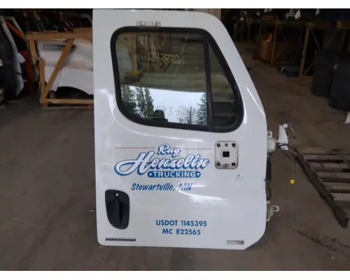 FREIGHTLINER CASCADIA 113-125 DOOR ASSEMBLY, FRONT