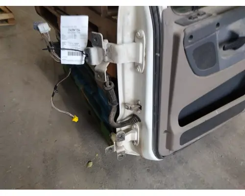 FREIGHTLINER CASCADIA 113-125 DOOR ASSEMBLY, FRONT