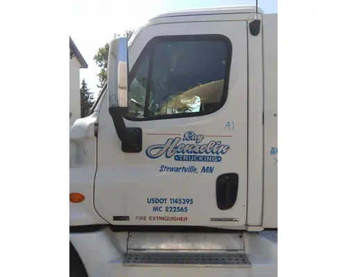 FREIGHTLINER CASCADIA 113-125 DOOR ASSEMBLY, FRONT