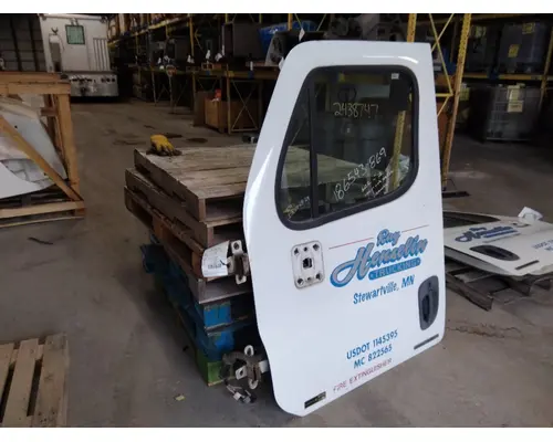 FREIGHTLINER CASCADIA 113-125 DOOR ASSEMBLY, FRONT