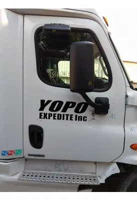 FREIGHTLINER CASCADIA 113-125 DOOR ASSEMBLY, FRONT