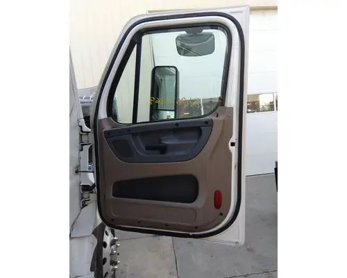 FREIGHTLINER CASCADIA 113-125 DOOR ASSEMBLY, FRONT