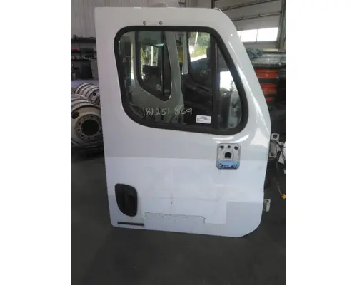 FREIGHTLINER CASCADIA 113-125 DOOR ASSEMBLY, FRONT