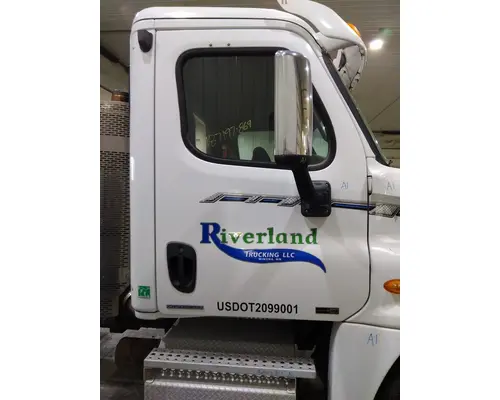 FREIGHTLINER CASCADIA 113-125 DOOR ASSEMBLY, FRONT