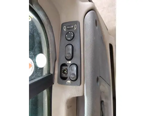 FREIGHTLINER CASCADIA 113-125 DOOR ASSEMBLY, FRONT