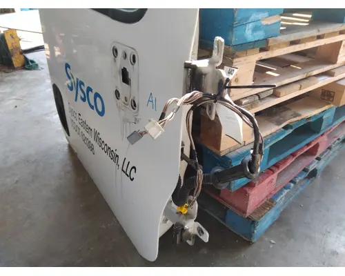 FREIGHTLINER CASCADIA 113-125 DOOR ASSEMBLY, FRONT