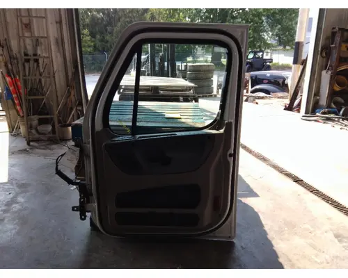 FREIGHTLINER CASCADIA 113-125 DOOR ASSEMBLY, FRONT