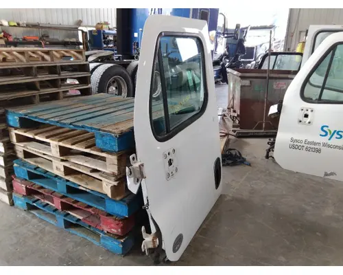 FREIGHTLINER CASCADIA 113-125 DOOR ASSEMBLY, FRONT